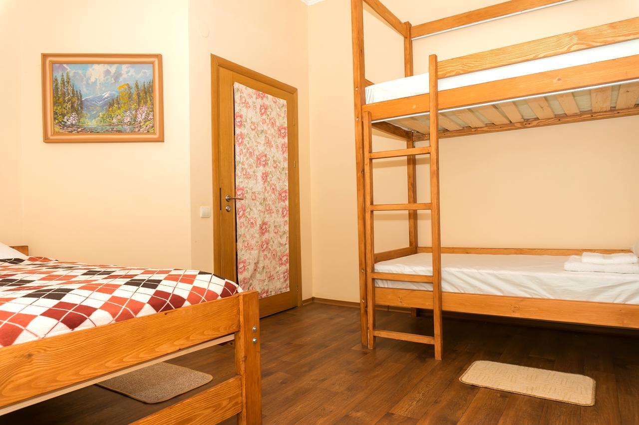 Hotel Кімнати В Центрі Úzhgorod Exterior foto