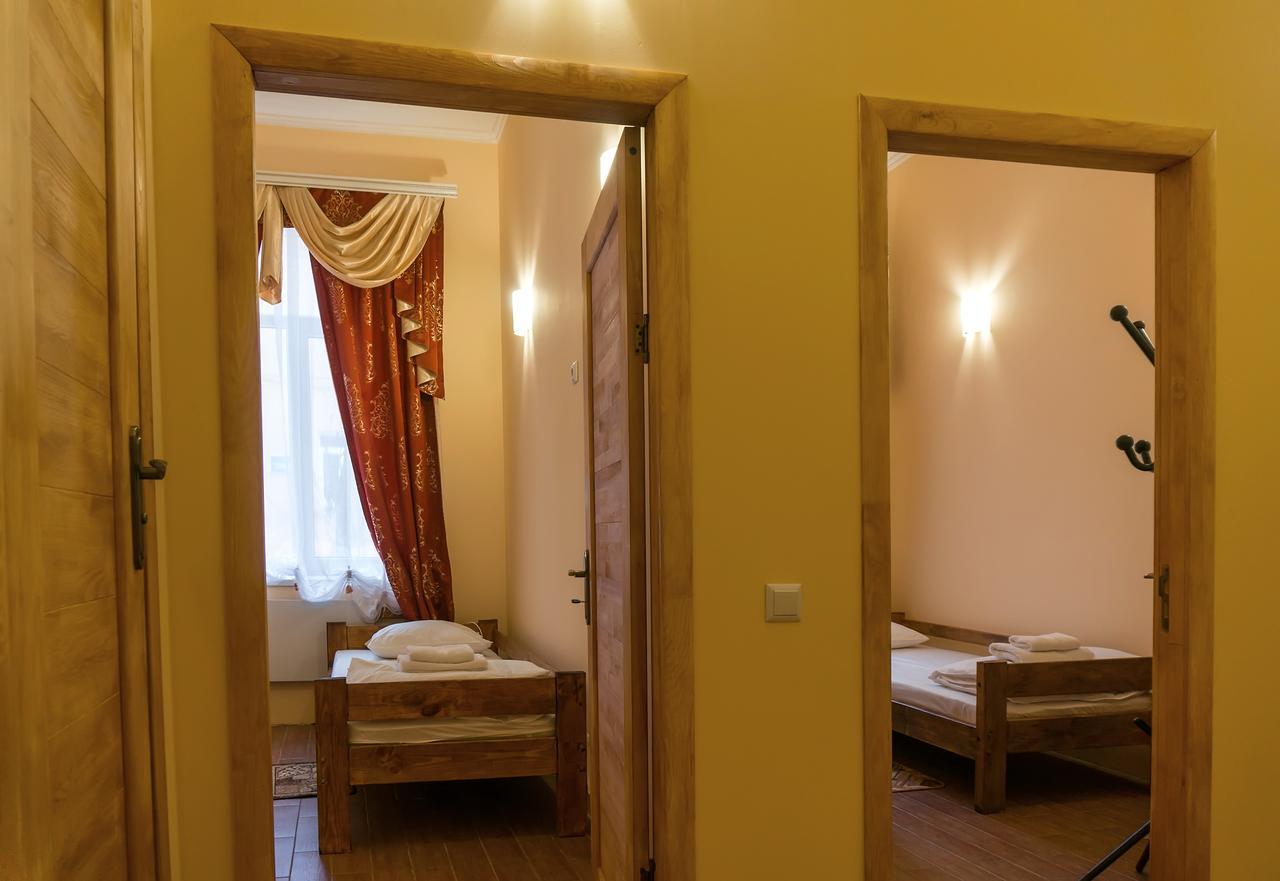 Hotel Кімнати В Центрі Úzhgorod Exterior foto