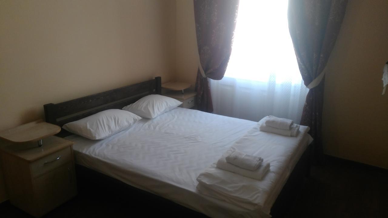 Hotel Кімнати В Центрі Úzhgorod Exterior foto